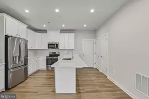 20280 Newfoundland Sq, Ashburn, VA 20147 - Photo 9