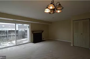 22 Essex Square, Sterling, VA 20164 - Photo 5