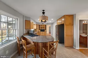 641 W Country Club Dr, Purcellville, VA 20132 - Photo 17