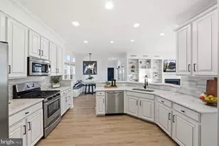 43038 Tippman Pl, Chantilly, VA 20152 - Photo 11