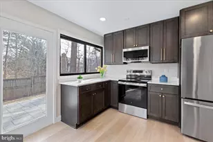 123 Hillsdale Dr, Sterling, VA 20164 - Photo 13