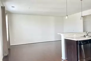 43913 Centergate Dr, Ashburn, VA 20148 - Photo 7