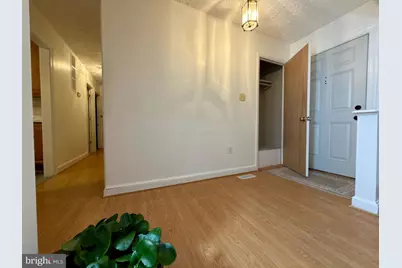 905 W Poplar Road, Sterling, VA 20164 - Photo 3