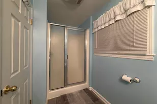 905 W Poplar Rd, Sterling, VA 20164 - Photo 41