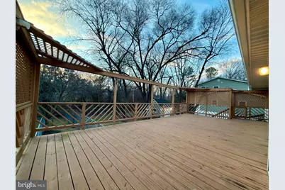 905 W Poplar Road, Sterling, VA 20164 - Photo 23