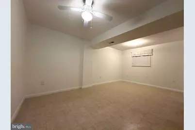 905 W Poplar Road, Sterling, VA 20164 - Photo 43