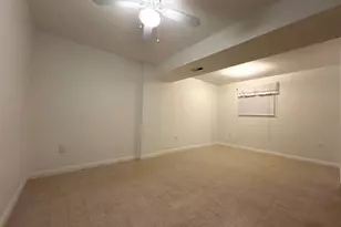 905 W Poplar Rd, Sterling, VA 20164 - Photo 43