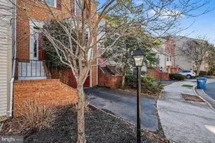 44102 Gala Cir, Ashburn, VA 20147 - Photo 3