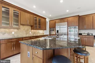 43589 Edison Club Ct, Ashburn, VA 20147 - Photo 11