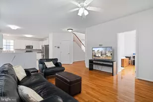 20913 Solomons Ct, Sterling, VA 20165 - Photo 11