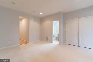 21927 Windy Oaks Square, Broadlands, VA 20148 - Photo 11