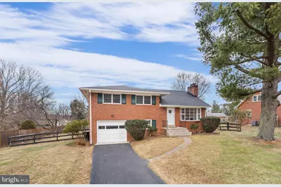 12 Earlybird Avenue, Round Hill, VA 20141 - Photo 1