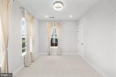 23158 Horseshoe Trail Square, Ashburn, VA 20148 - Photo 3