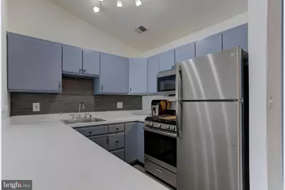 645 Constellation Square SE #J, Leesburg, VA 20175 - Photo 7