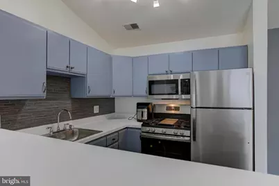 645 Constellation Square SE #J, Leesburg, VA 20175 - Photo 9