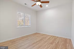 25209 Eisenhower Dr, Chantilly, VA 20152 - Photo 13