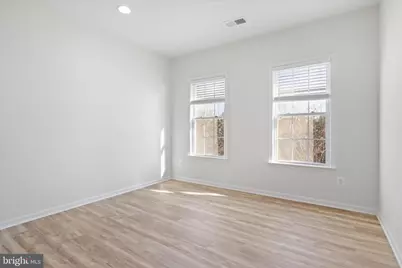 25209 Eisenhower Drive, Chantilly, VA 20152 - Photo 17