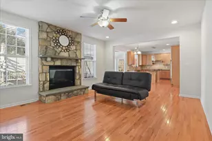 25209 Eisenhower Dr, Chantilly, VA 20152 - Photo 5