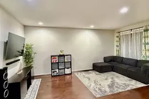 23689 Sailfish Square, Brambleton, VA 20148 - Photo 3