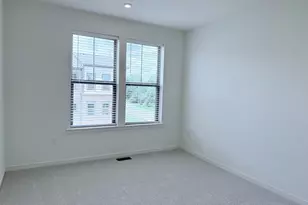 20977 Bluebird Sq, Sterling, VA 20165 - Photo 15