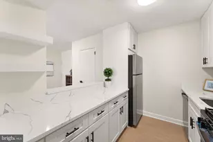 125 Clubhouse Dr SW, Leesburg, VA 20175 - Photo 5