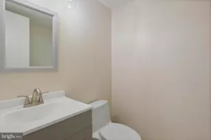 103 Farmington Ln, Sterling, VA 20164 - Photo 17