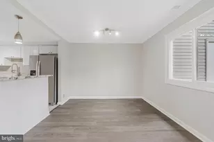 203 Greenfield Ct, Sterling, VA 20164 - Photo 9