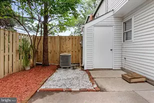 920 Windsor Ct, Sterling, VA 20164 - Photo 27