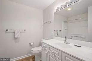 19350 Magnolia Grove Square, Leesburg, VA 20176 - Photo 17