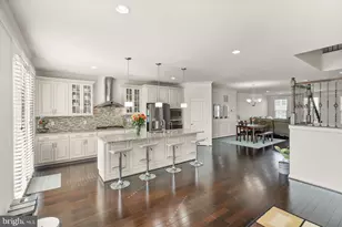 23491 Epperson Square, Brambleton, VA 20148 - Photo 7