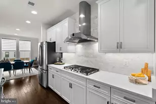 23049 Cottonwillow Sq, Brambleton, VA 20148 - Photo 25