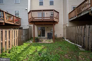 22078 Manning Square, Sterling, VA 20166 - Photo 33