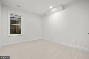 41947 Night Nurse Cir, Brambleton, VA 20148 - Photo 33