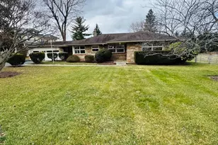 221 S Maple Ave, Purcellville, VA 20132 - Photo 1