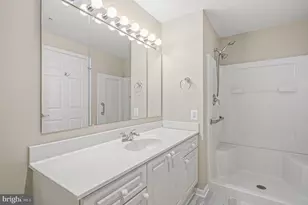 19355 Cypress Ridge Terrace, Leesburg, VA 20176 - Photo 23