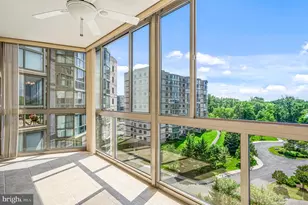 19355 Cypress Ridge Terrace, Leesburg, VA 20176 - Photo 5