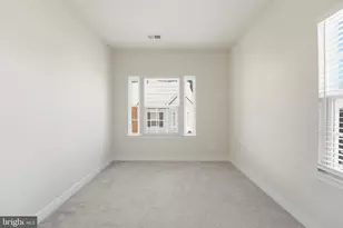 42538 Tiber Falls Sq, Sterling, VA 20166 - Photo 13