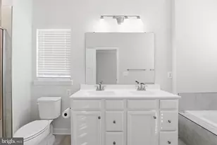 42538 Tiber Falls Sq, Sterling, VA 20166 - Photo 27