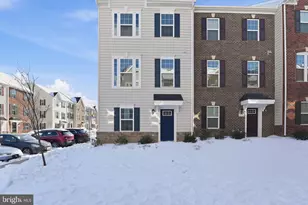 42538 Tiber Falls Sq, Sterling, VA 20166 - Photo 1