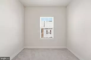 42538 Tiber Falls Sq, Sterling, VA 20166 - Photo 15