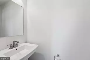 42538 Tiber Falls Sq, Sterling, VA 20166 - Photo 25