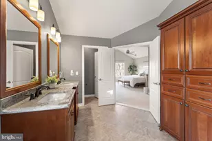 43387 La Belle Pl, Ashburn, VA 20147 - Photo 49