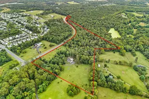 22011 Beaverdam Dr, Ashburn, VA 20148 - Photo 3