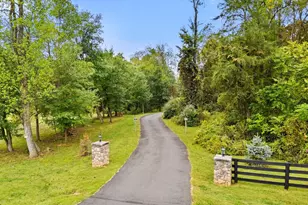 22011 Beaverdam Dr, Ashburn, VA 20148 - Photo 3