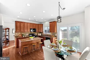 809 Devonshire Cir, Purcellville, VA 20132 - Photo 11