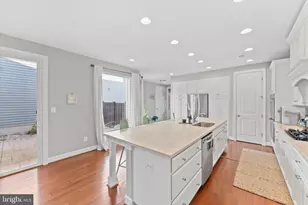 20433 Savin Hill Dr, Ashburn, VA 20147 - Photo 13