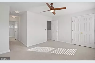 22941 Fontwell Square, Sterling, VA 20166 - Photo 17