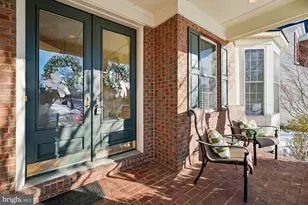 25730 S S Village Dr, Chantilly, VA 20152 - Photo 3