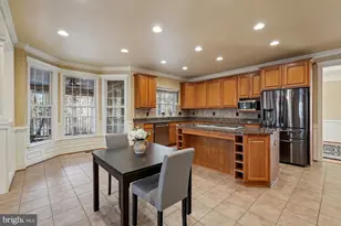 25730 S S Village Dr, Chantilly, VA 20152 - Photo 11