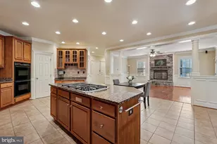 25730 S S Village Dr, Chantilly, VA 20152 - Photo 9